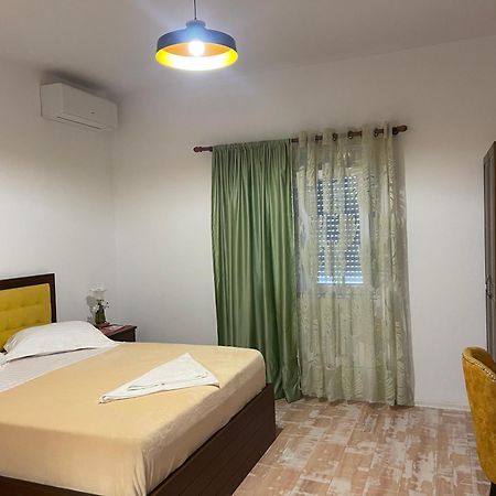Hotel Vila C Plus Plus Berat Extérieur photo