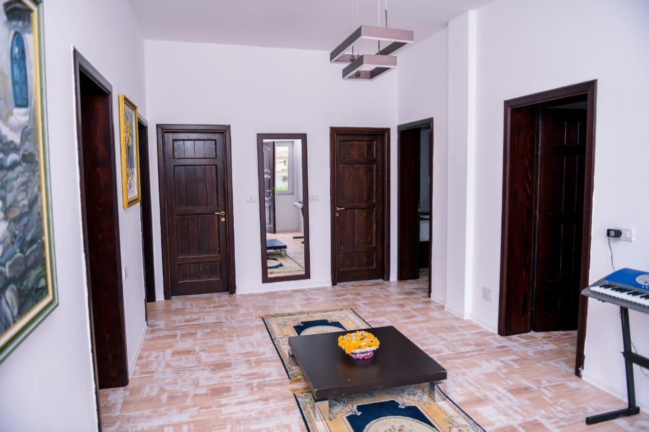 Hotel Vila C Plus Plus Berat Extérieur photo