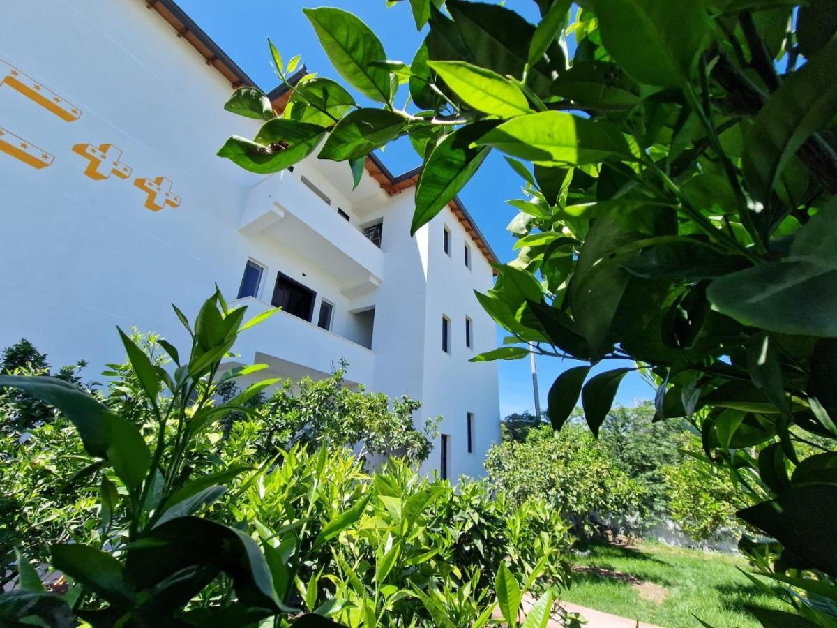 Hotel Vila C Plus Plus Berat Extérieur photo