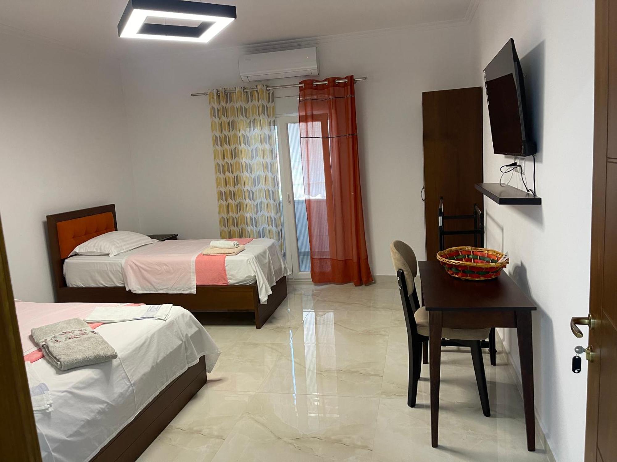 Hotel Vila C Plus Plus Berat Extérieur photo