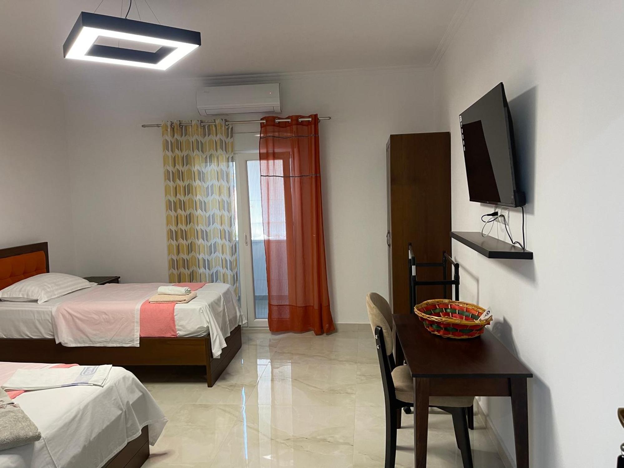 Hotel Vila C Plus Plus Berat Extérieur photo