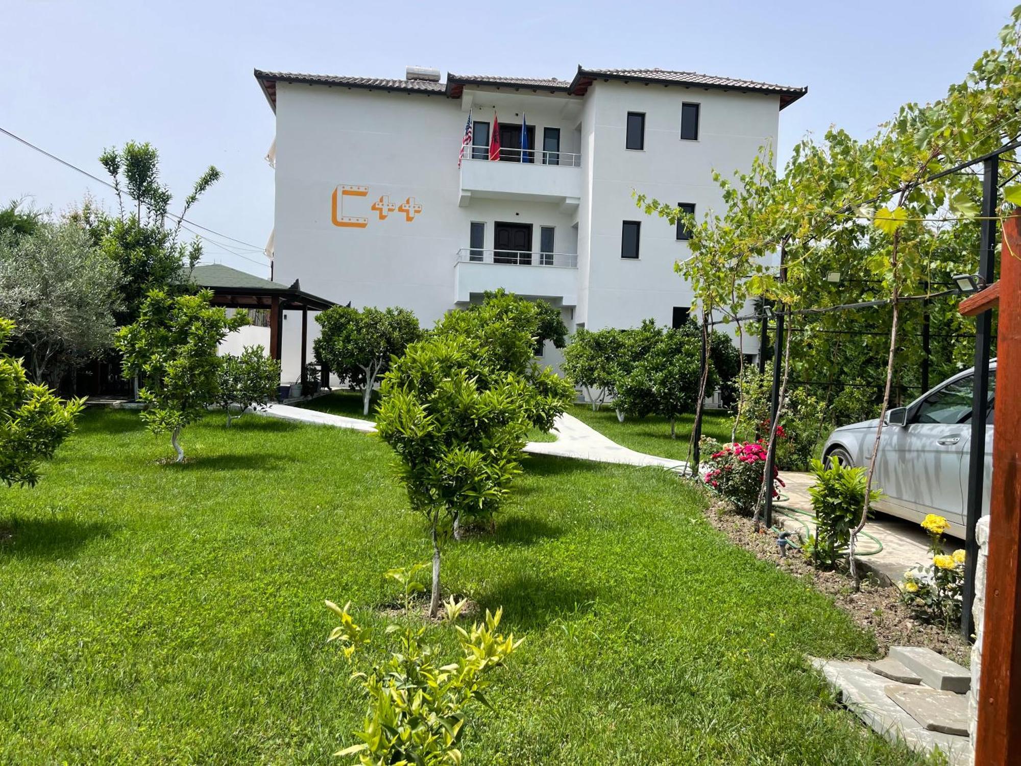 Hotel Vila C Plus Plus Berat Extérieur photo