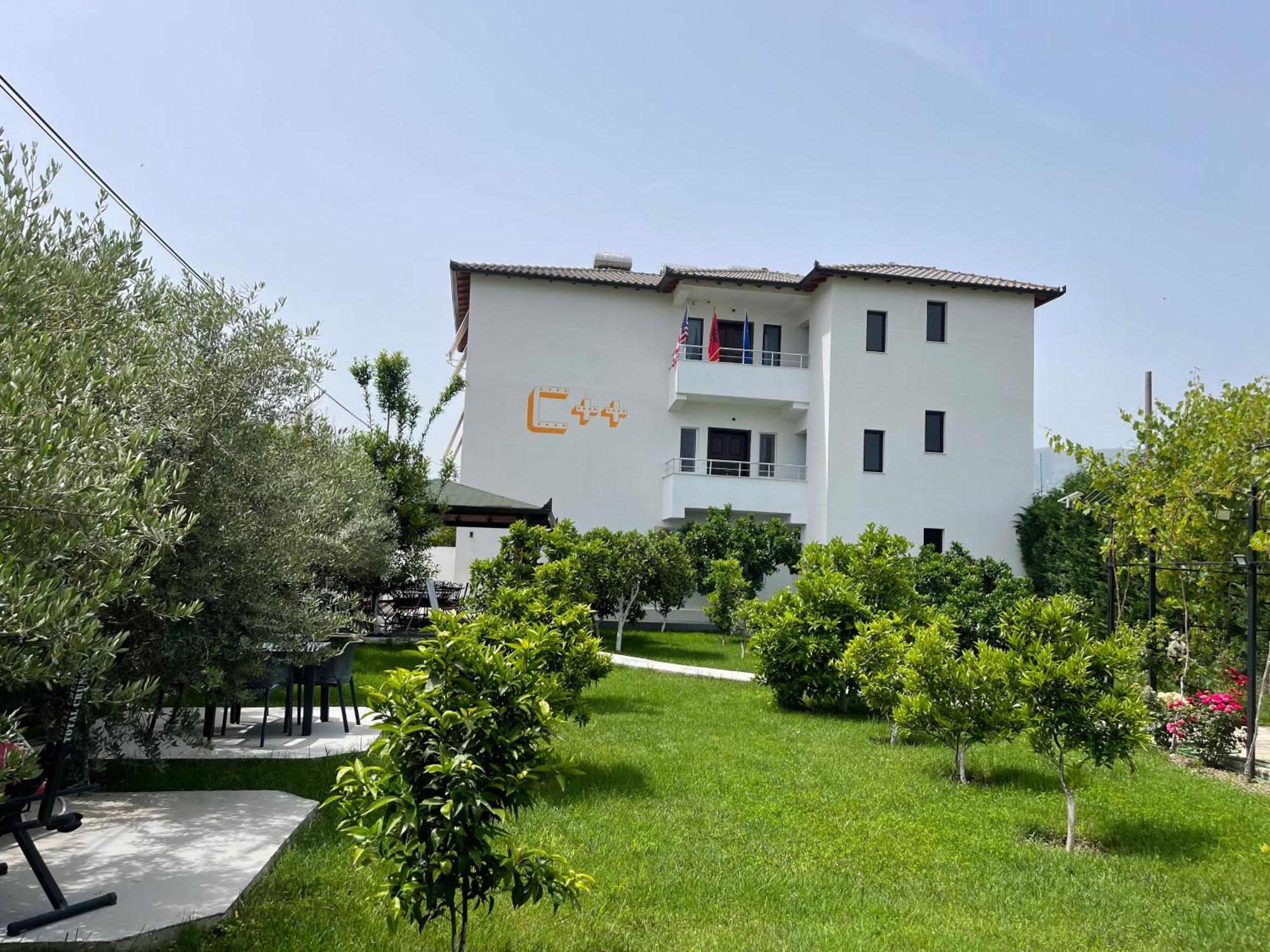 Hotel Vila C Plus Plus Berat Extérieur photo